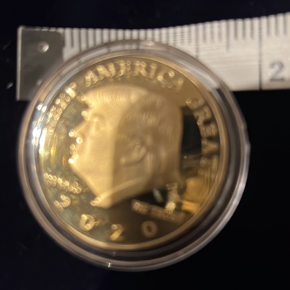 Donald Trump - Picture 2 of 7